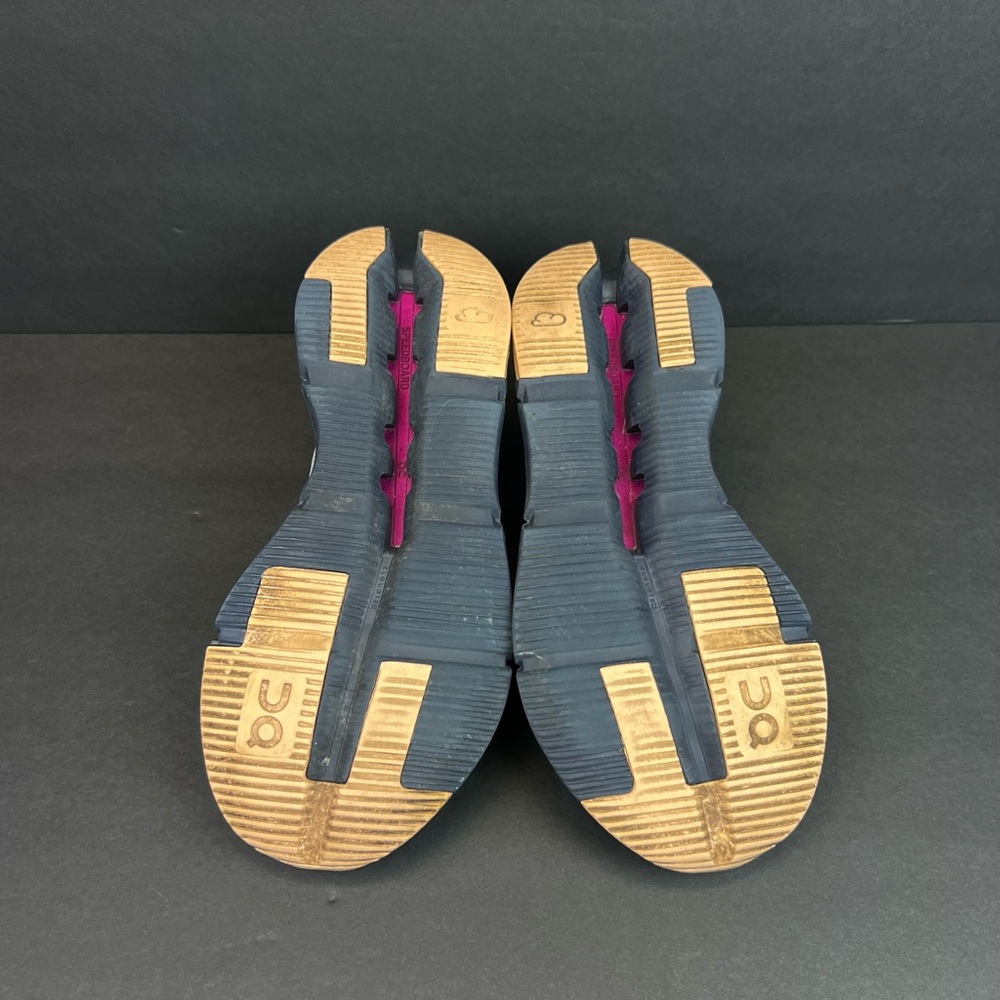 On Cloud Cloudnova Form Glacier/Aurora
Womens Siz… - image 6